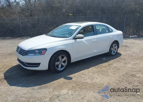 2013 Volkswagen Passat 2.5L Se z USA, uszkodzony, nr VIN 1VWBP7A3XDC034244